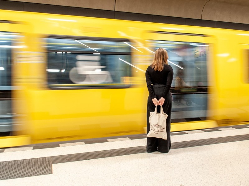Daily Dose of #Poetry – Today’s Poem: Leaving the Station 